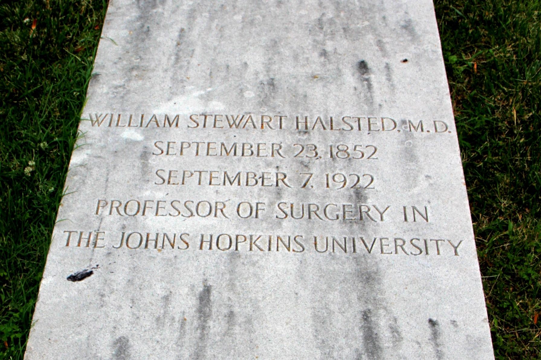 William Stewart Halsted's tomb, Green-Wood Cemetery, Brooklyn NY - 03.JPG
